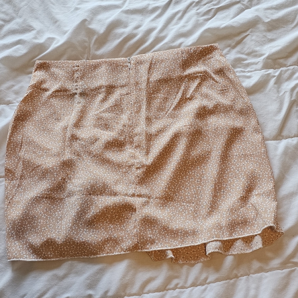 ⭐ 3 for $18 ⭐ Shein Peach Mini Skirt size Small - Picture 3 of 8